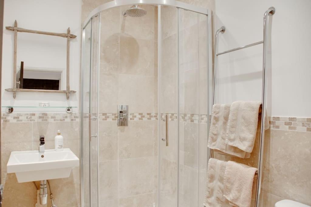 Princes Villa - Large Fully Self Contained Flat, 5 Minutes From The Sea Hastings Exteriör bild