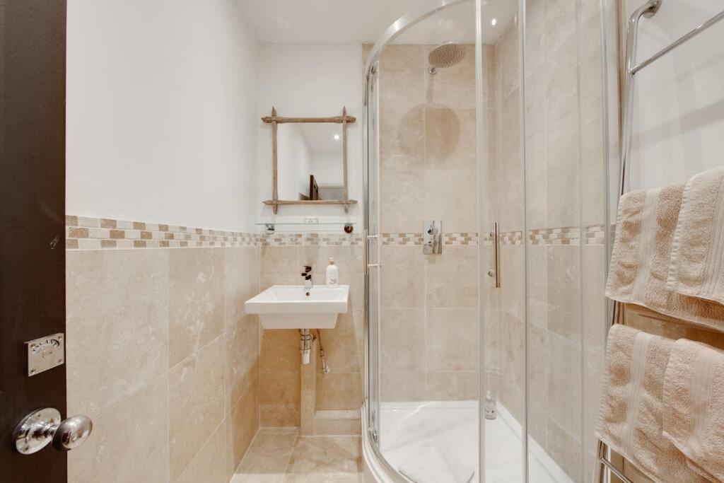 Princes Villa - Large Fully Self Contained Flat, 5 Minutes From The Sea Hastings Exteriör bild